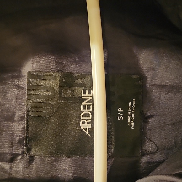 Black puff jacket - light weight Small - Picture 2 of 6